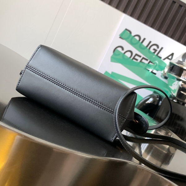 スーパーコピーブランドバッグ内部構造